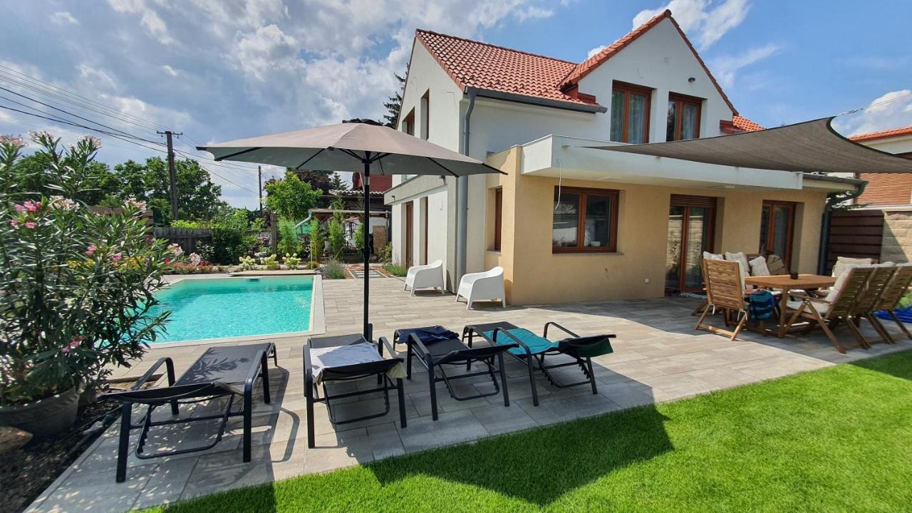 Velence Lakeside Pool House Exterior foto